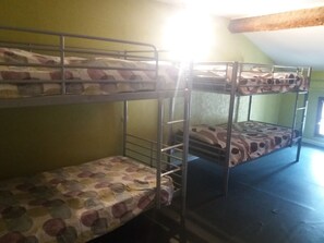 3 Schlafzimmer, Bügeleisen/Bügelbrett, Babybetten, WLAN