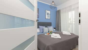 2 habitaciones, escritorio, tabla de planchar con plancha y wifi