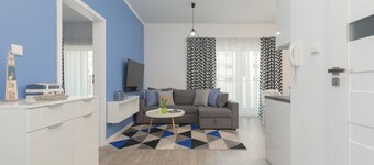 Sunset Resort 106 | 2 Bedrooms | Parking | Terrace