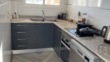 Fridge, microwave, oven, stovetop