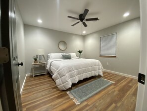 2 bedrooms, iron/ironing board, free WiFi, bed sheets