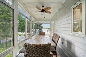 Outdoor dining - Welcome to Wake and Lake - Beautiful Waterfront Home with Great Amenities! (Denver)