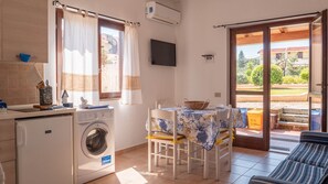 Interior - Porto ottiolu bilo rentals at 200 mt beach (Porto Ottiolu)