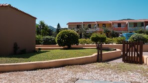 Property grounds - Porto ottiolu bilo rentals at 200 mt beach (Porto Ottiolu)