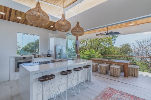 VILLA AT CASA OOLIBKA | SPACIOUS, PRIVATE, AND OCEAN VIEWS, Four Bedroom - Ocean View