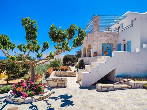 Panoramic Sea View Family Retreat in Paros,  8 Guests, near Golden Beach. 