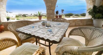 Family house with spectacular sea view 10 min from the beach