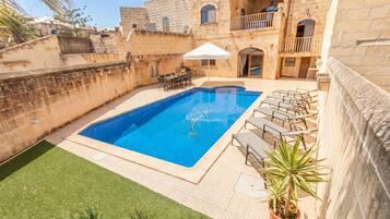 Family House, Multiple Bedrooms, Refrigerator & Microwave (Centre Island Gozitan Farmhouse &) | Kolam renang | Kolam renang terbuka