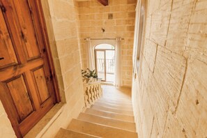 Familie huis, meerdere slaapkamers, koelkast & magnetron (Centre Island Gozitan Farmhouse &) | Interieur