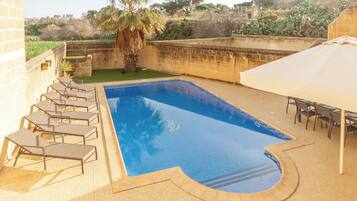 Kolam renang terbuka