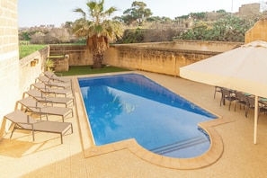 Outdoor pool - Centre Island Gozitan Farmhouse & Pool (Kercem)