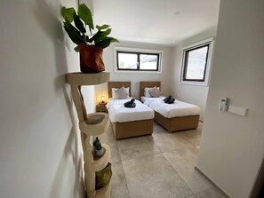 Apartment, Multiple Beds