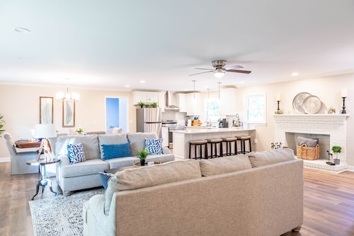 Peaceful Retreat - Near Beaches, Downtown, UNCW