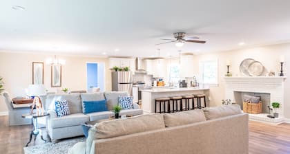 Peaceful Retreat - Near Beaches, Downtown, UNCW