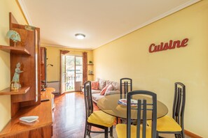 Dining - Botanika - baskeyrentals (Lekeitio)
