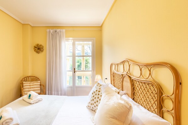 2 bedrooms, WiFi, bed sheets