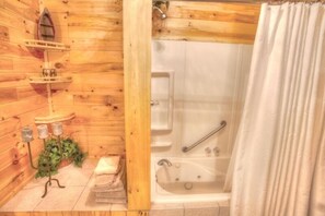Bathtub, towels