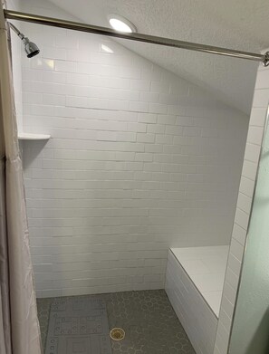 Shower - Loft Studio Apartment (Satsuma)