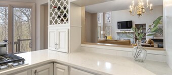 Relaxing Retreat - Close to Downtown Harbor Springs and Ski Resorts!