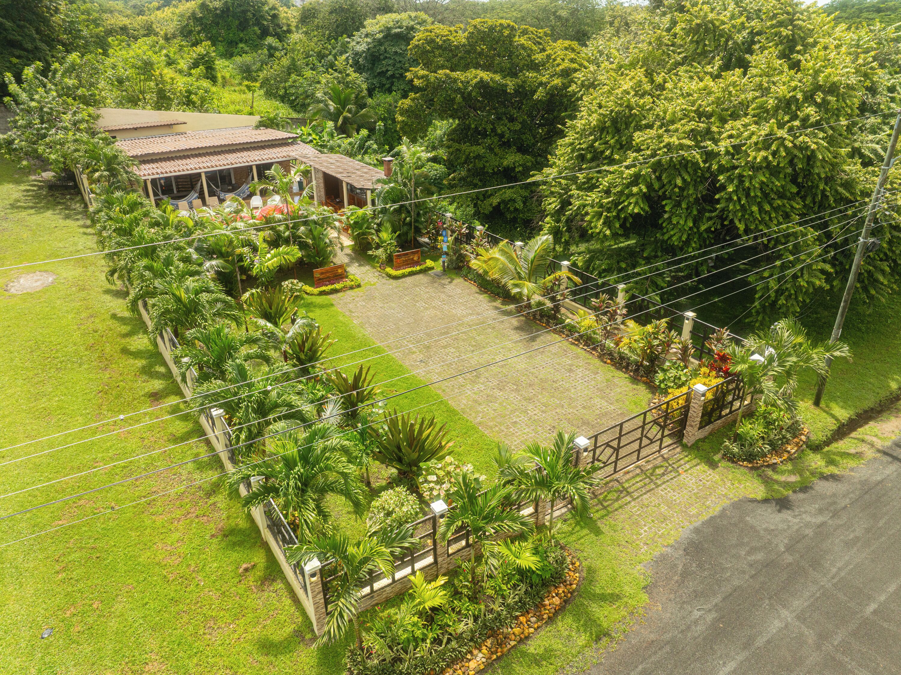 المنطقة المحيطة بالمنشأة