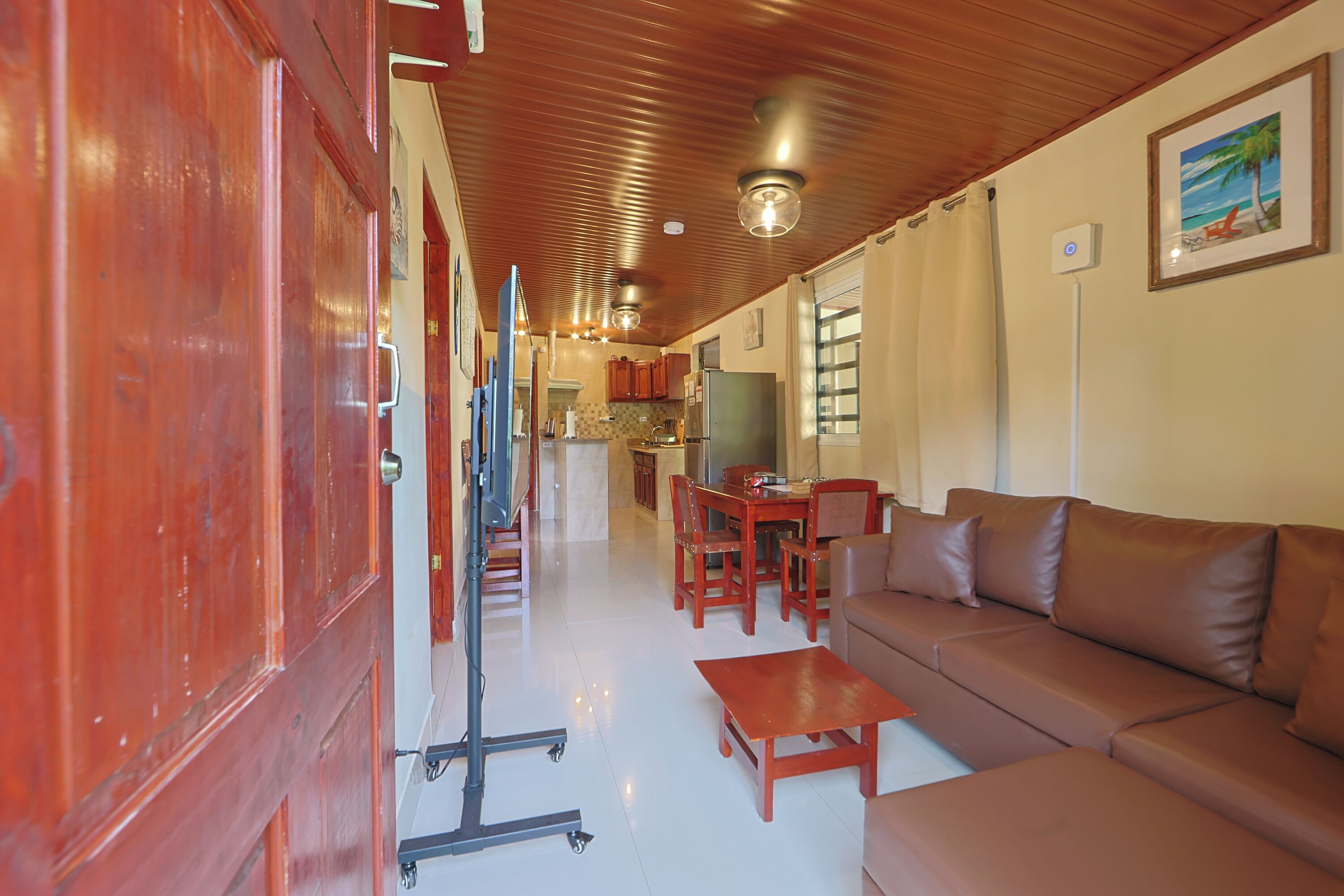 Smart TV, books, stereo