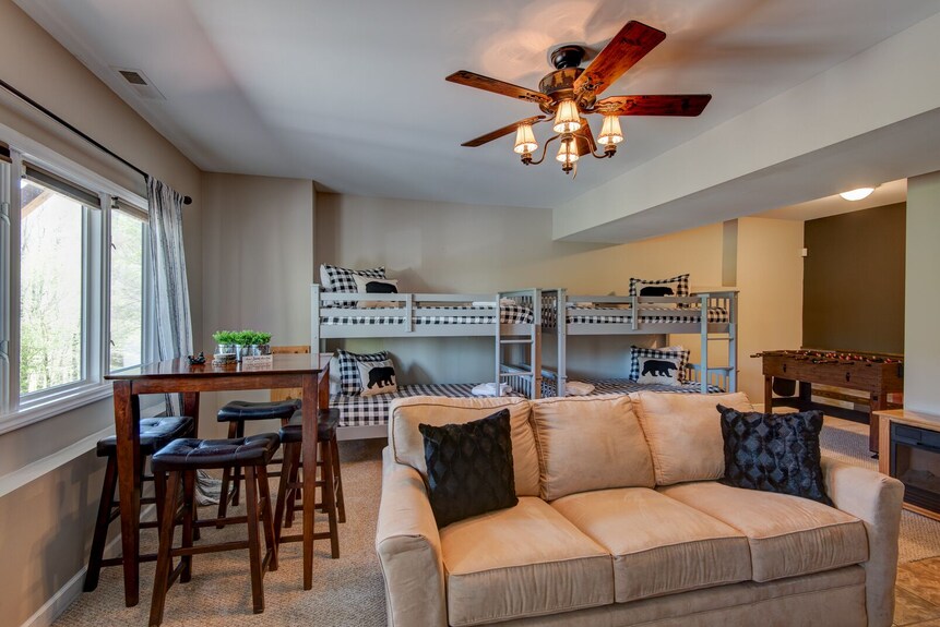 Sugar Rush - Sugar Mtn Home With Views, Fire Pit, Hot Tub! - Sugar Mountain, NC
