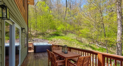 Sugar Rush - Sugar Mtn home with views, fire pit, hot tub!
