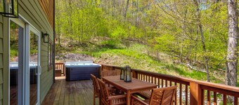 Sugar Rush - Sugar Mtn home with views, fire pit, hot tub!
