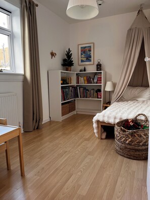 3 chambres, bureau, lit parapluie, Wi-Fi gratuit