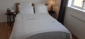 3 bedrooms, desk, travel crib, free WiFi