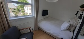 3 habitaciones, escritorio, cuna de viaje y wifi gratis 