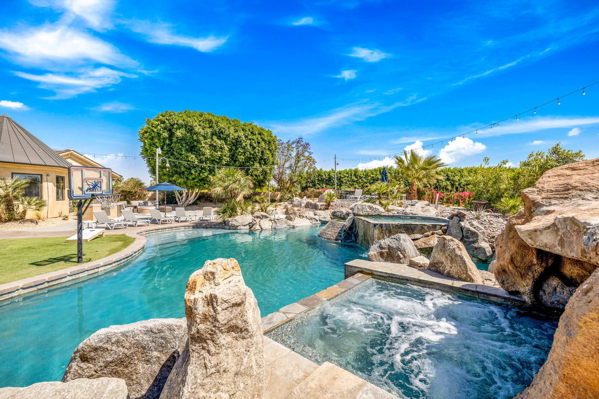 Et oppvarmet basseng