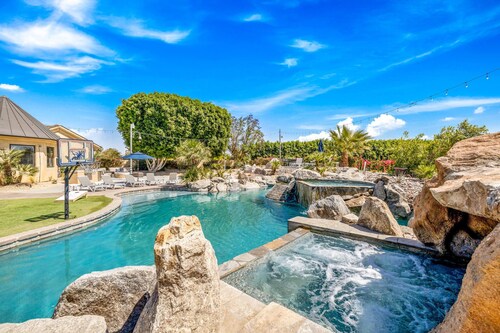 The Bentley Estate: Festivals, Karaoke, Grotto, Sauna, Putting Green, BBQ!