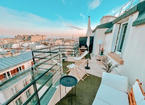 Property grounds - ✿ ☆ La Dolce Vista ☆ ✿ Terrace with Eiffel Tower view (Paris)