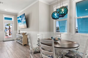Casa, 3 habitaciones | Restaurantes