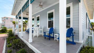 House, 3 Bedrooms | Terrace/patio