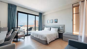 Executive studio suite, 1 kingsize bed met slaapbank, balkon, uitzicht op oceaan | Lakens van Egyptisch katoen, luxe beddengoed, pillowtop-bedden
