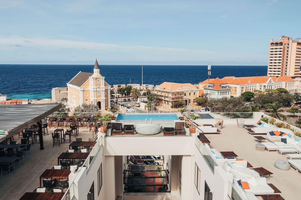 Elements Hotel & Shops