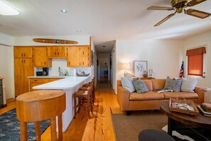 TV, DVD player - The Screened Porch Hideaway, Steps from Greers Ferry Lake! (Greers Ferry)