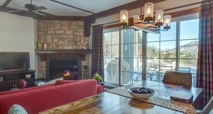 One bedroom condo fully equipped with Fireplace