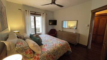 1 bedroom, WiFi (free), bed sheets