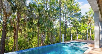 Brand new! Spacious w heated pool/hot tub