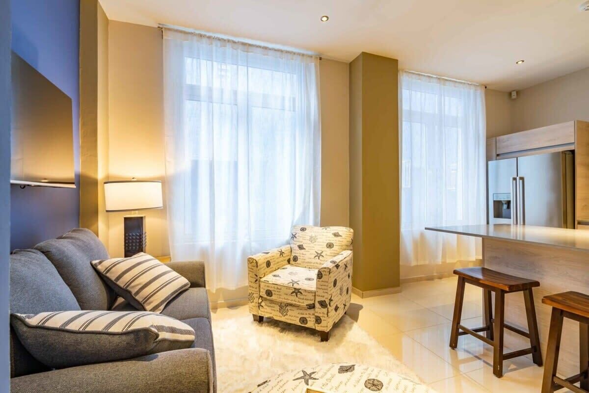 Televisión y oficina 