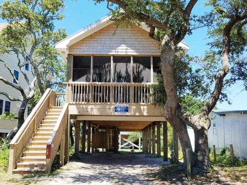 Live Oak Cottage:  Newly built cottage perfect for two