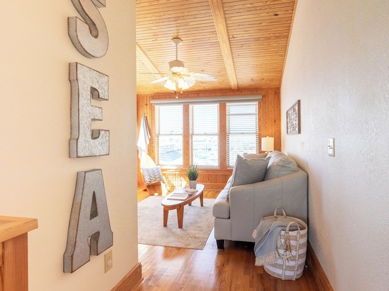 Knowing You: Harbor And Sunsets Views From Screened Porch - Ocracoke, NC
