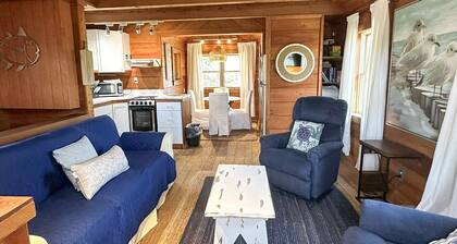 The Back House: Quaint two bedroom Ocracoke Island cottage
