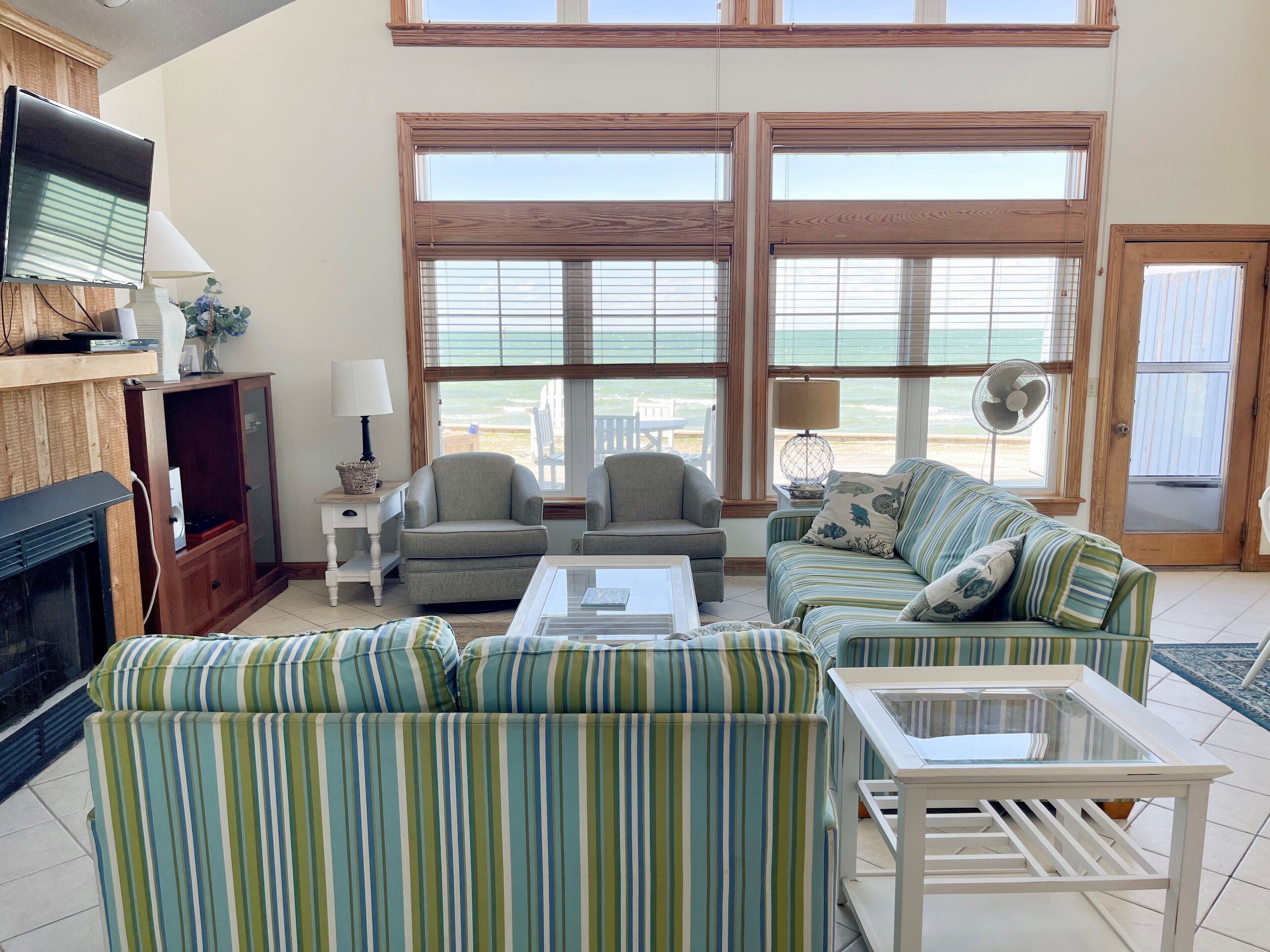 Télévision, cheminée