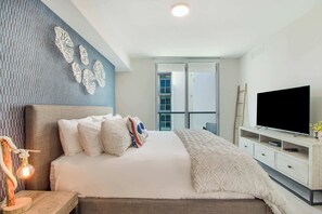 1 bedroom, iron/ironing board, travel crib, WiFi - Gorgeous 1 Bdrm Condo Pool & Bay Views (Miami)