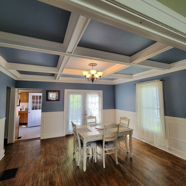 Dining - Cozy Red 1890 Home. Close to Watertown & Fort Drum. (Carthage)