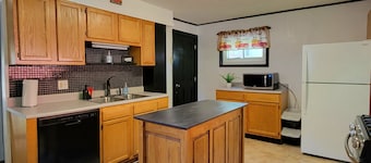 Cozy Red 1890 Home. Close to Watertown & Fort Drum.